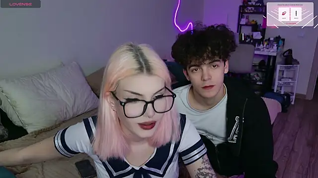 Alice18James online show from September 2025 01:16:02 PM