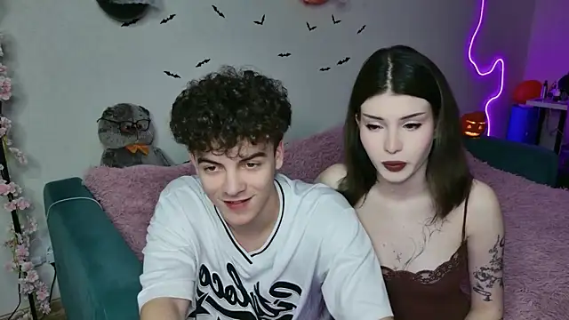 Alice18James online show from October 2025 05:46:02 PM