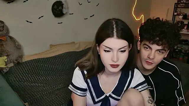 Alice18James online show from October 2025 07:03:01 PM