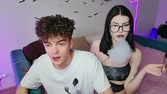 Alice18James online show from November 2025 11:22:01 AM