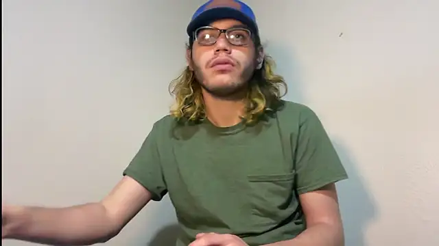 Snapshot of zacthefeetguy chatting on February 2026 11:28:02 AM zacthefeetguy online show from February 2026 11:28:02 AM