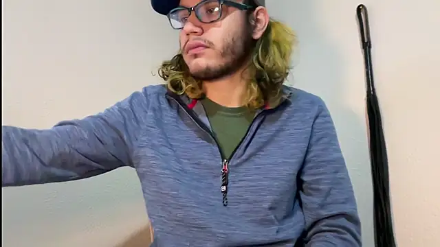 Snapshot of zacthefeetguy chatting on February 2026 02:59:02 PM zacthefeetguy online show from February 2026 02:59:02 PM