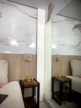 emily browne online show from October 2025 08:19:02 PM