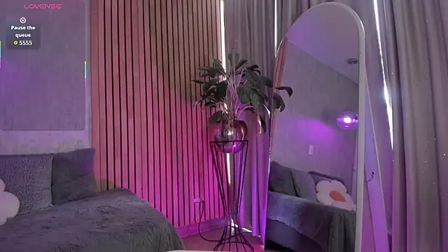 emma       online show from March 2026 08:26:02 PM