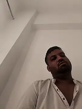 vinay smalldick online show from April 2026 02:33:02 AM