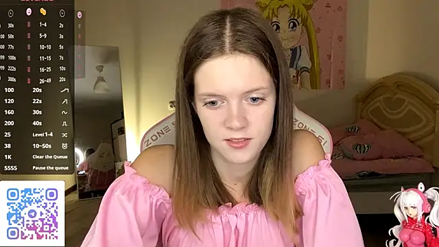 Snapshot of VibeQueenLucy chatting on October 2025 03:21:02 PM VibeQueenLucy online show from October 2025 03:21:02 PM