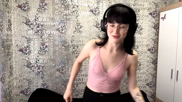 FakeLamb online show from September 2025 12:16:02 PM