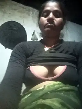 Snapshot of Hansini_Gowda chatting on October 2025 10:32:02 PM Hansini Gowda online show from October 2025 10:32:02 PM