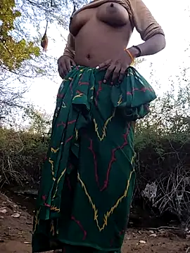 Snapshot of Hita_Grewal chatting on November 2025 01:49:02 AM Hita Grewal online show from November 2025 01:49:02 AM