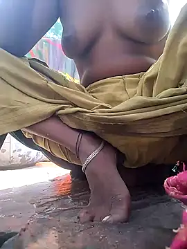 Snapshot of Hita_Grewal chatting on November 2025 05:40:02 AM Hita Grewal online show from November 2025 05:40:02 AM