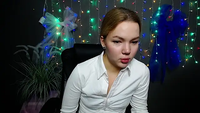 StellaLight online show from November 2025 01:11:02 PM