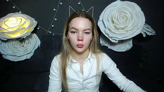 StellaLight online show from November 2025 02:31:02 PM