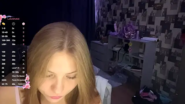 SwiiSweet online show from November 2025 06:23:02 PM