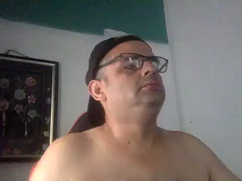 Snapshot of Katracho6969 chatting on May 2026 04:57:02 PM Katracho6969 online show from May 2026 04:57:02 PM