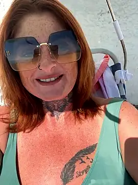 Snapshot of IrishmilfAnna chatting on October 2025 10:27:01 AM IrishmilfAnna online show from October 2025 10:27:01 AM