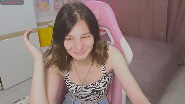Snapshot of EllinEverly chatting on June 2026 10:58:01 PM EllinEverly online show from June 2026 10:58:01 PM