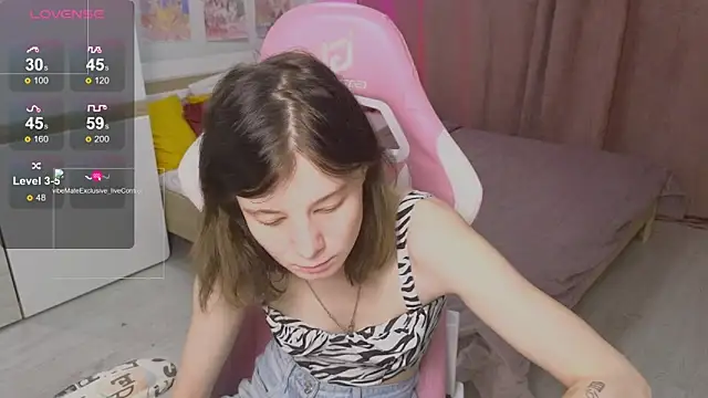 Snapshot of EllinEverly chatting on June 2026 09:14:01 PM EllinEverly online show from June 2026 09:14:01 PM