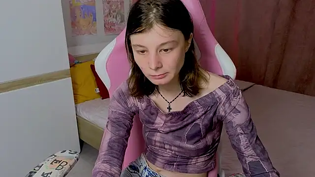 Snapshot of EllinEverly chatting on June 2026 10:01:01 PM EllinEverly online show from June 2026 10:01:01 PM