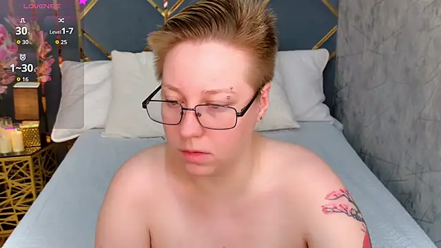 AlexandraGreen online show from October 2025 03:45:02 PM