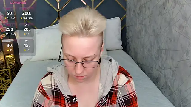 AlexandraGreen online show from November 2025 09:11:01 PM