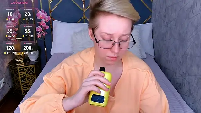 AlexandraGreen online show from March 2026 09:10:01 PM