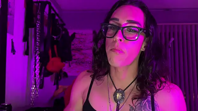 xoFrankie online show from October 2025 01:58:02 AM