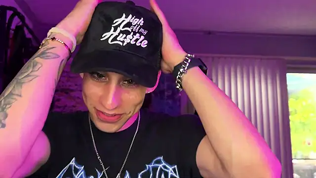 xoFrankie online show from October 2025 11:27:02 PM