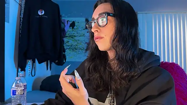 xoFrankie online show from April 2026 09:12:01 PM