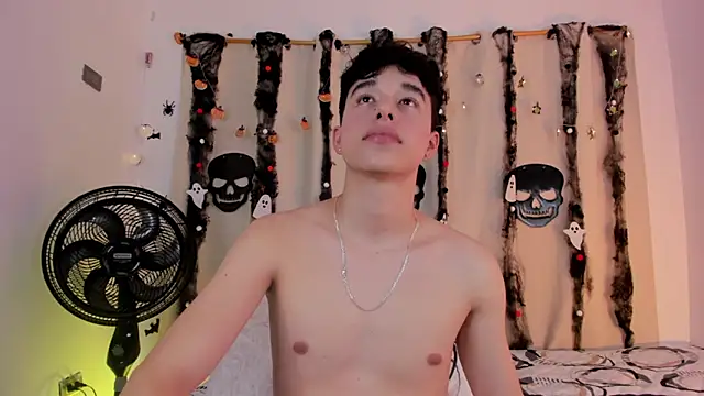 Snapshot of mrhot_night chatting on October 2025 11:37:01 PM mrhot night online show from October 2025 11:37:01 PM