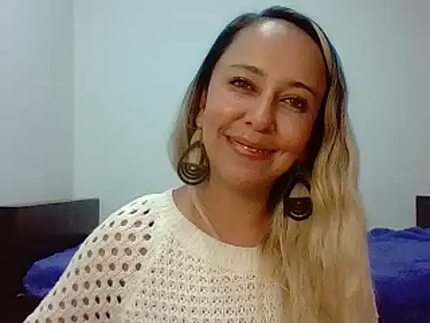 Snapshot of leah_susman chatting on October 2025 02:31:01 AM leah susman online show from October 2025 02:31:01 AM