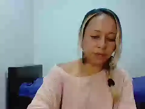 Snapshot of leah_susman chatting on October 2025 02:21:01 AM leah susman online show from October 2025 02:21:01 AM