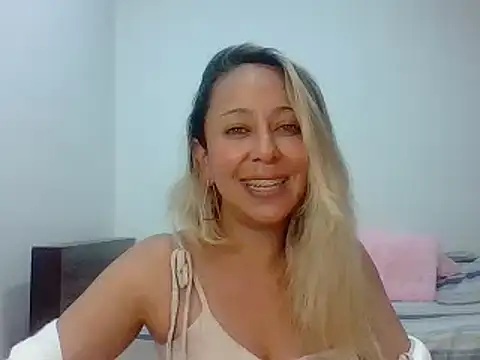 Snapshot of leah_susman chatting on October 2025 01:40:01 AM leah susman online show from October 2025 01:40:01 AM