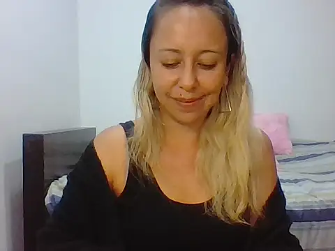 Snapshot of leah_susman chatting on November 2025 02:02:02 AM leah susman online show from November 2025 02:02:02 AM