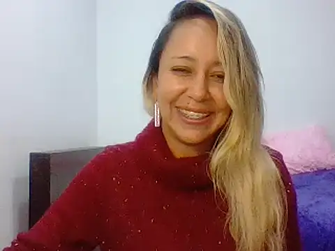 Snapshot of leah_susman chatting on November 2025 01:41:02 AM leah susman online show from November 2025 01:41:02 AM