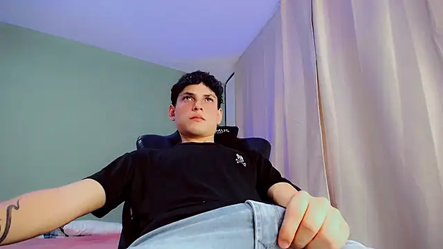 dilan hott  online show from September 2025 08:20:02 PM