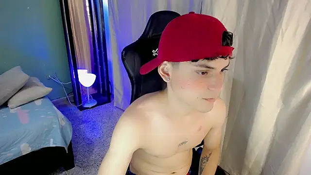 dilan hott  online show from November 2025 08:08:01 PM