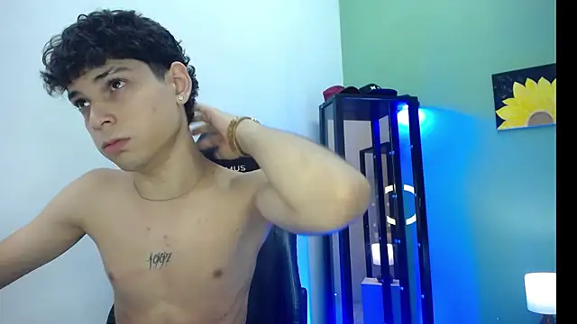 dilan hott  online show from December 2025 03:41:02 PM