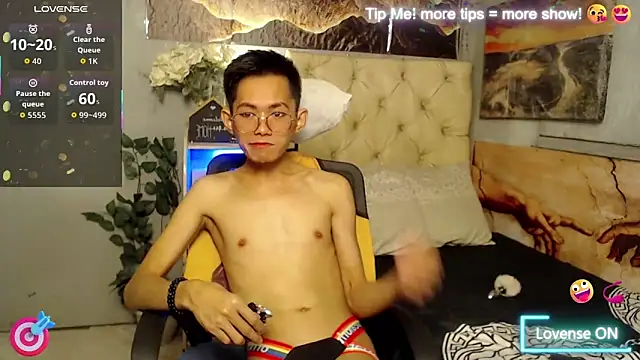 Snapshot of Skinny_CumLoader69 chatting on September 2025 01:38:01 PM Skinny CumLoader69 online show from September 2025 01:38:01 PM