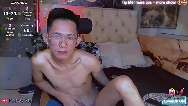 Snapshot of Skinny_CumLoader69 chatting on October 2025 07:03:01 PM Skinny CumLoader69 online show from October 2025 07:03:01 PM