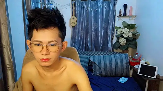 Snapshot of Skinny_CumLoader69 chatting on February 2026 12:19:01 PM Skinny CumLoader69 online show from February 2026 12:19:01 PM