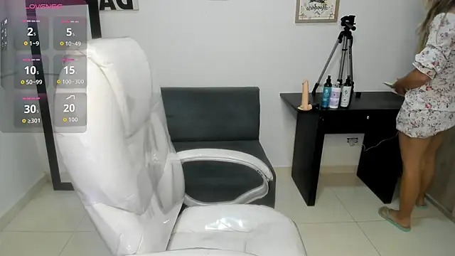 Aiilyn Ds online show from September 2025 09:44:01 AM