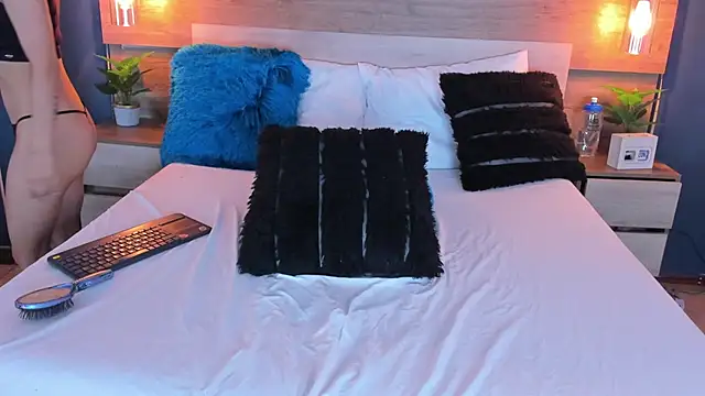 SusanAdams1 online show from October 2025 03:20:01 PM