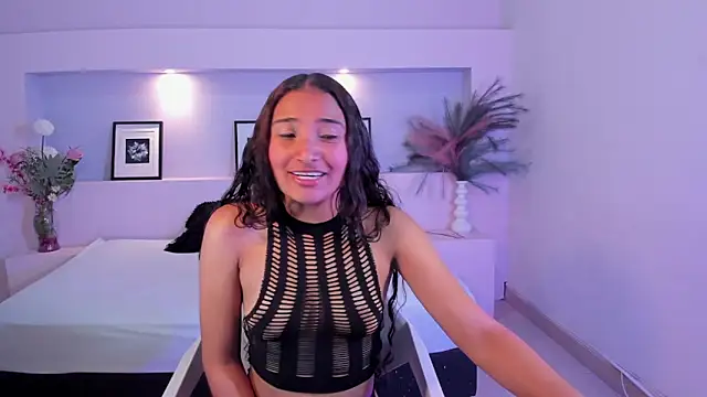 BellaSky4 online show from October 2025 12:02:02 PM