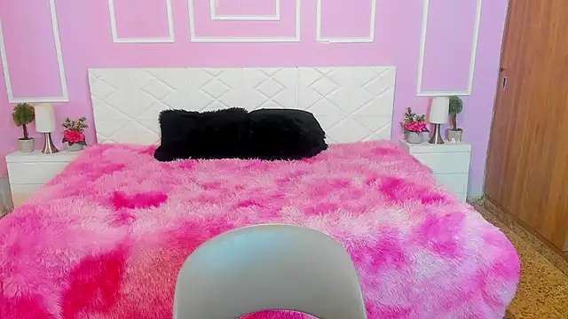 BellaSky4 online show from November 2025 01:32:01 PM