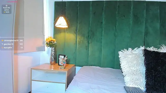 kittyy milk 001 online show from October 2025 09:15:01 PM