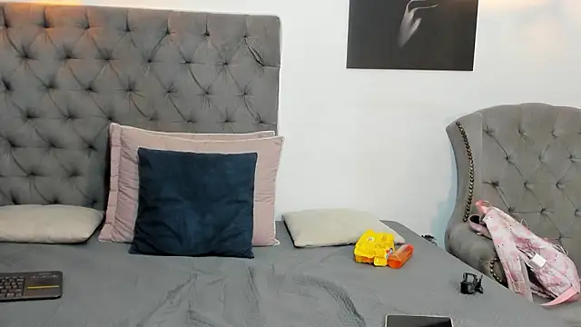 nahiroby ebony online show from March 2026 03:04:02 PM