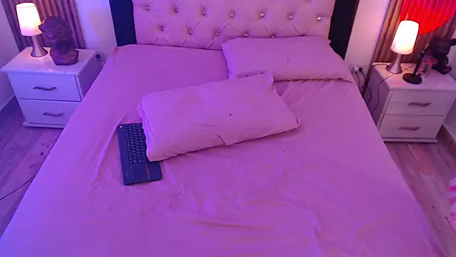 Red kytty6 online show from September 2025 08:02:02 PM