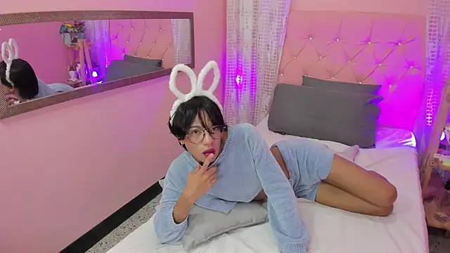 Liam evvan online show from September 2025 04:12:02 AM