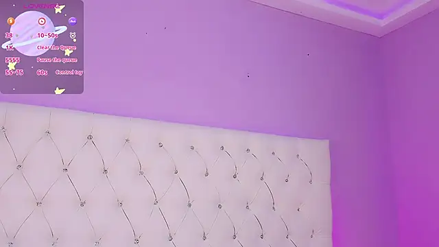 Snapshot of DaniielaV chatting on February 2026 01:43:01 PM DaniielaV online show from February 2026 01:43:01 PM