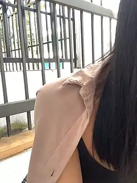 KloePink  online show from October 2025 02:13:01 PM